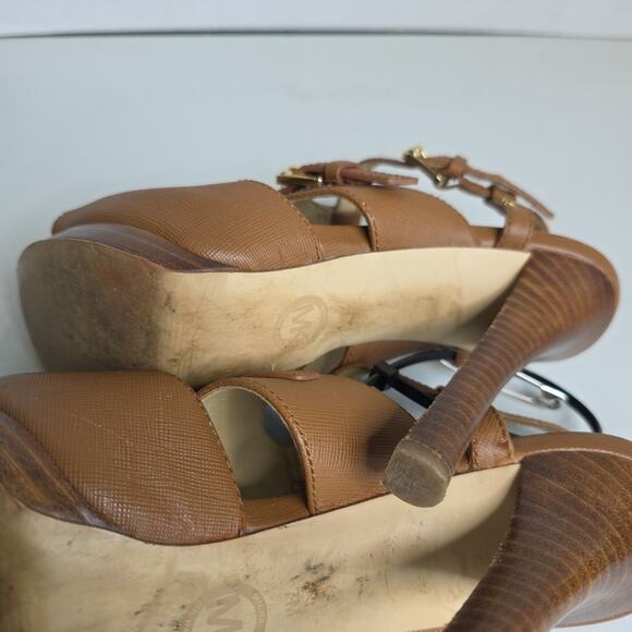 Michael Kors Mackenzie 5" Heels Gold Brown Leather Strap 7 M Big Logo Peep Toe - Picture 11 of 12